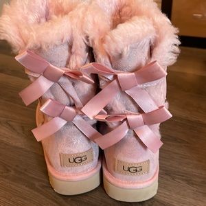 Ugg boots with bows